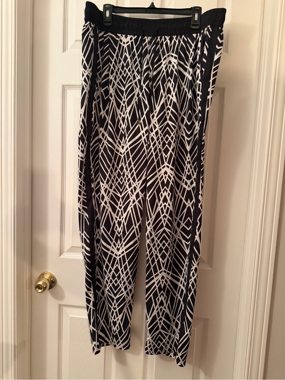 Black & White Geometric Wide-Leg Pants - Women's, size 1X